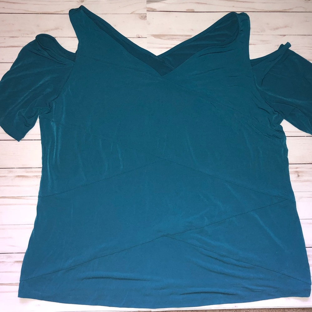 Lane Bryant cold shoulder blouse 22/24